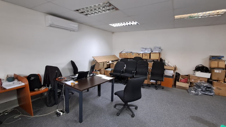 To Let commercial Property for Rent in Vincent Eastern Cape